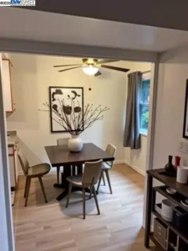 Pleasant Hill, CA 94523,884 Camelback Pl