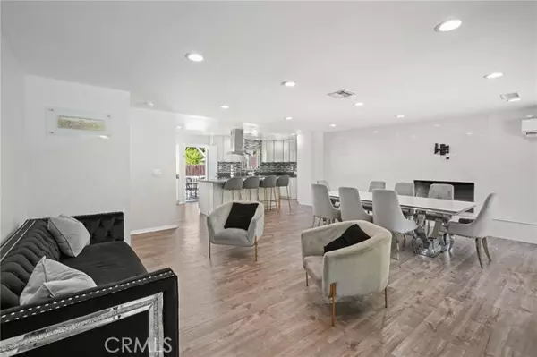 Tarzana, CA 91356,18433 Tarzana DR