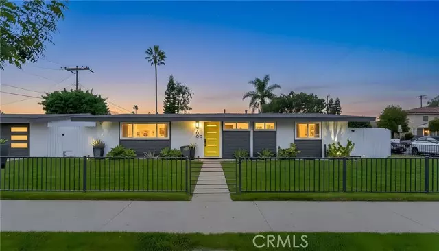 700 Hamilton ST, Costa Mesa, CA 92627