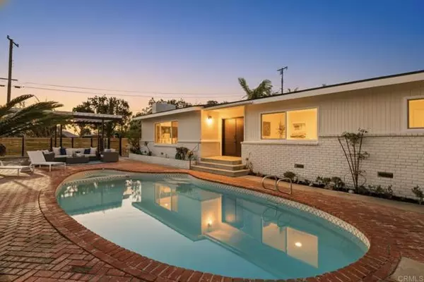 1019 Torole CIR, Vista, CA 92084