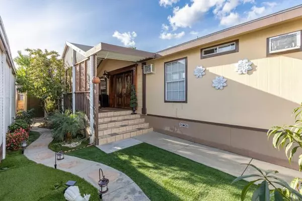 Escondido, CA 92027,2550 E Valley PKWY 44