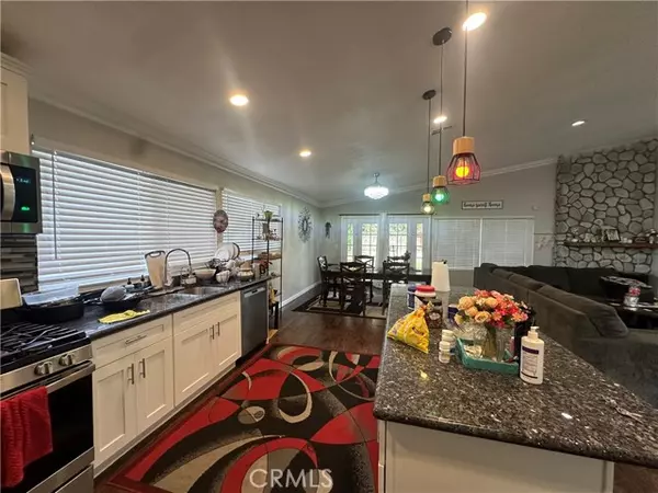 Placentia, CA 92870,2114 Traynor