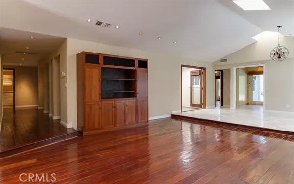 Valencia, CA 91355,24345 Taranto