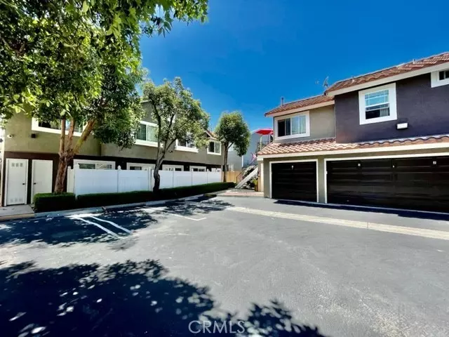 Costa Mesa, CA 92627,685 W 18th ST 2