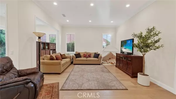 Irvine, CA 92620,72 Honeyflower