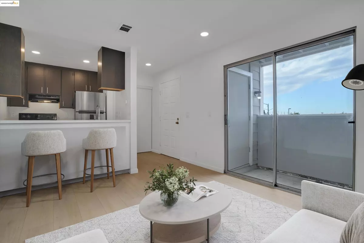 Hayward, CA 94544,29621 Red Oak Ct 6