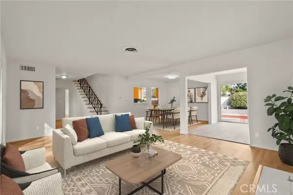 Granada Hills, CA 91343,10038 Ruffner