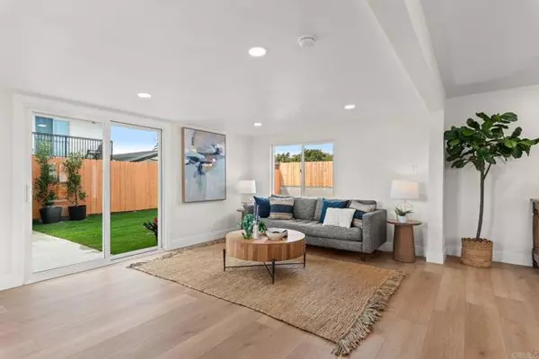 Oceanside, CA 92057,4949 Luna DR