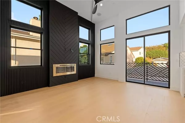 Redondo Beach, CA 90277,110 S Irena AVE B