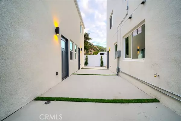 Los Angeles, CA 90042,257 Avenue 54 1/2