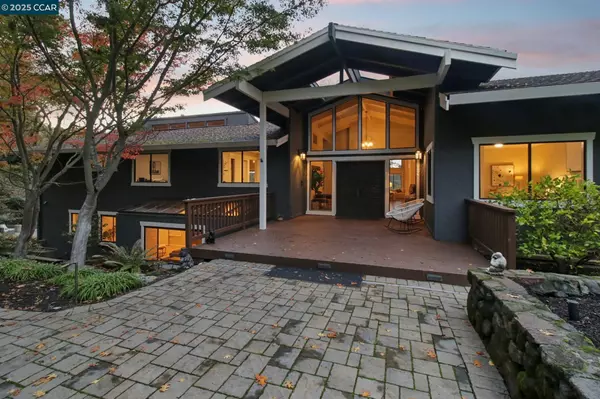 858 Mountain View Dr, Lafayette, CA 94549