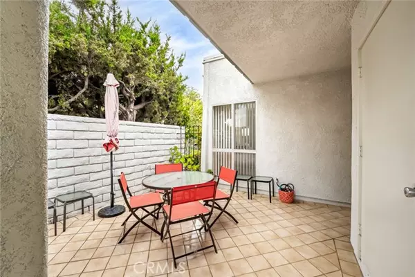 Laguna Woods, CA 92637,2220 E Via Mariposa East H