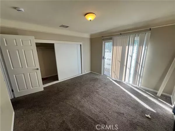 Los Angeles, CA 90047,1500 W 96th