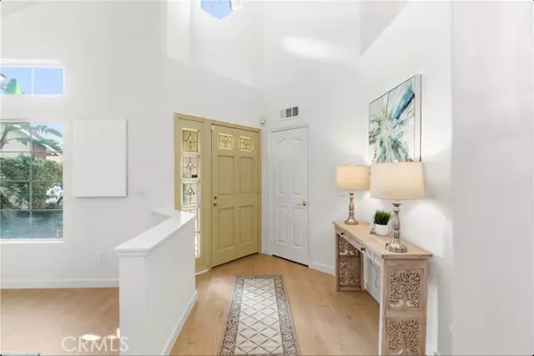 Santa Clarita, CA 91350,28360 Easton LN