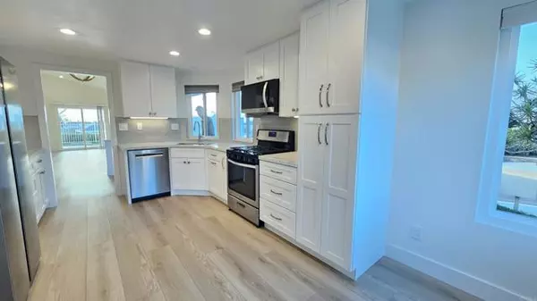 Carlsbad, CA 92011,6853 Shearwaters DR