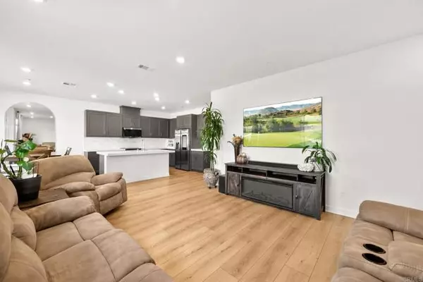 Chula Vista, CA 91911,841 Hana AVE 1