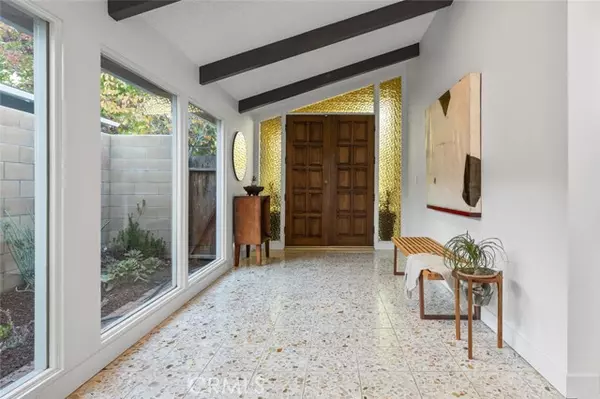 Long Beach, CA 90815,5360 E El Jardin ST