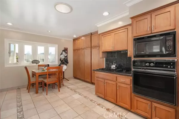 Burbank, CA 91504,613 Tufts