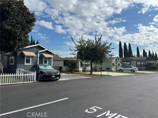 Anaheim, CA 92801,2770 W Lincoln 55