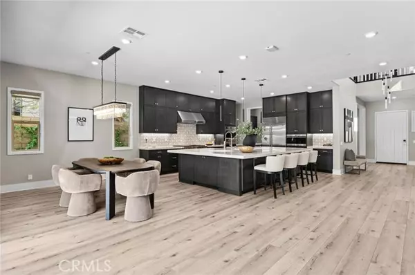 Irvine, CA 92618,113 Pixel