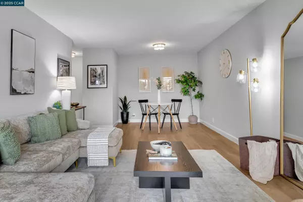 Alameda, CA 94501,2137 Otis Dr 111