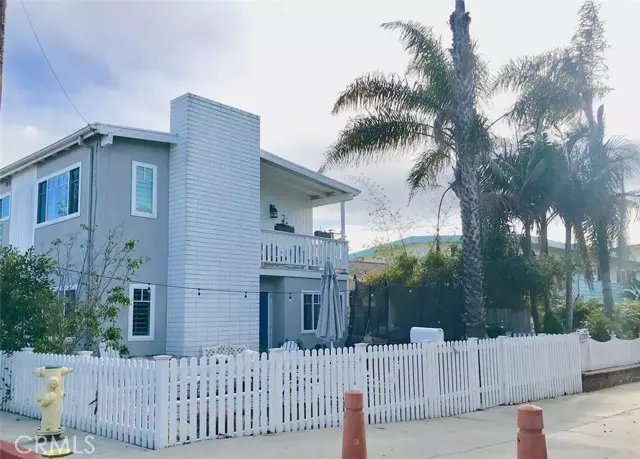 Manhattan Beach, CA 90266,334 11th