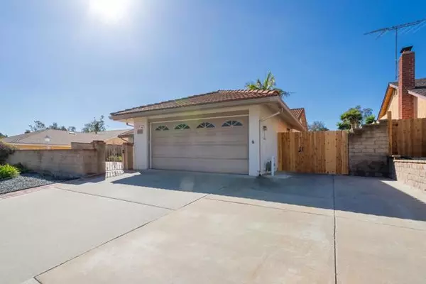 Carlsbad, CA 92010,4427 TRIESTE DR