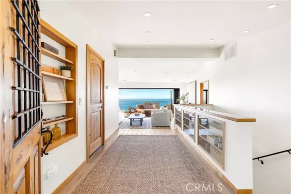 Laguna Beach, CA 92651,206 Grandview ST