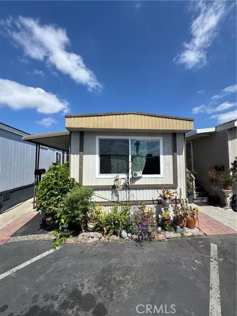 Anaheim, CA 92805,100 W Midway DR 115