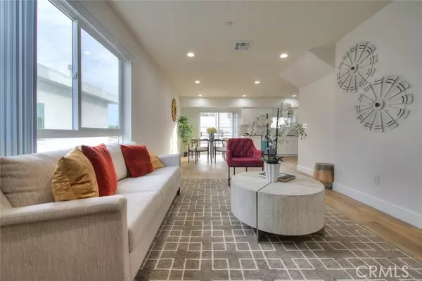 North Hollywood, CA 91606,11726 Hamlin ST