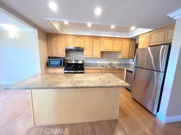 Laguna Beach, CA 92651,100 Cliff DR 22