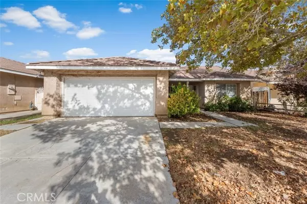 3719 Cedarwood CT, Rosamond, CA 93560