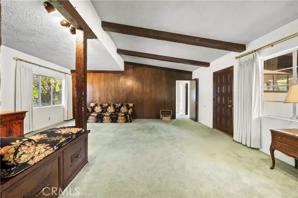 Newhall, CA 91321,24422 VLY