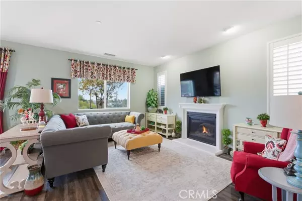 Corona, CA 92883,11528 Valley Oak