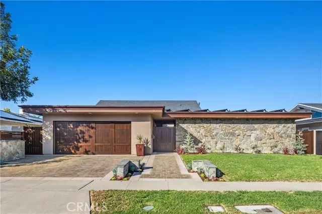 16931 Roundhill, Huntington Beach, CA 92649