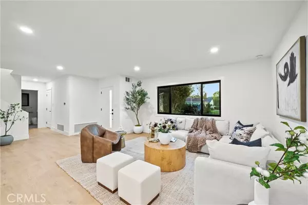 Sherman Oaks, CA 91423,13925 Branton PL