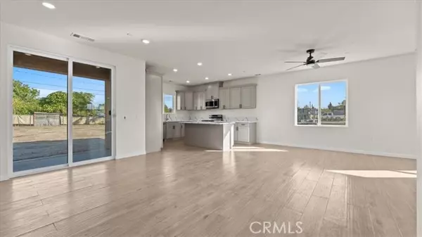 Perris, CA 92570,21402 Short RDG