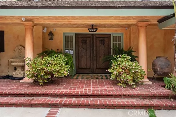 Beverly Hills, CA 90210,1138 Coldwater Canyon DR