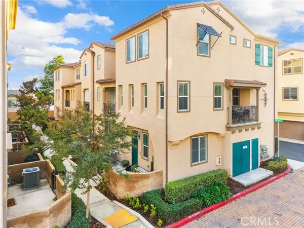 Eastvale, CA 91752,6383 Volans CT