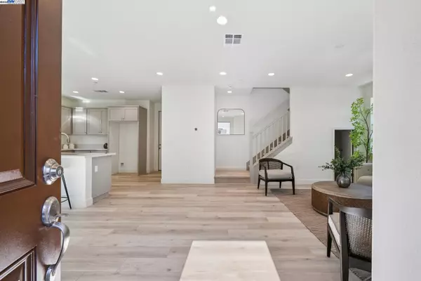 Pittsburg, CA 94565,270 Mindy WAY