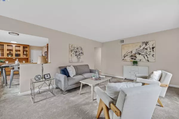 Union City, CA 94587,32778 Sumac ST