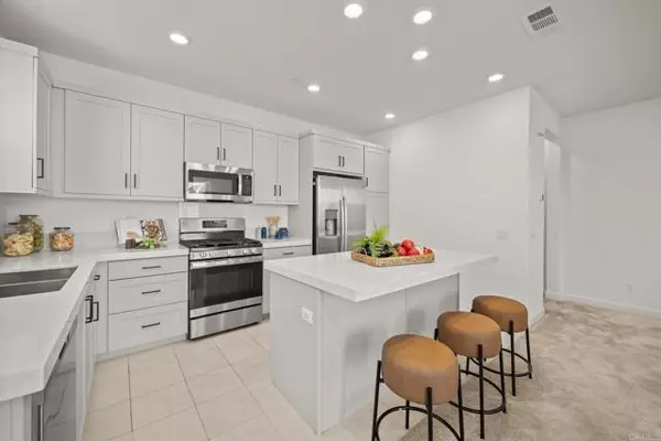 San Marcos, CA 92078,1229 Sunrise 104