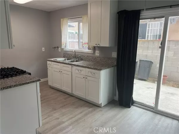 Long Beach, CA 90805,136 W 53rd ST A