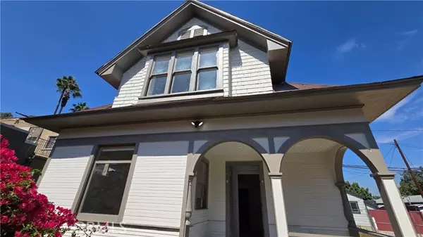 975 N Park B, Long Beach, CA 90813