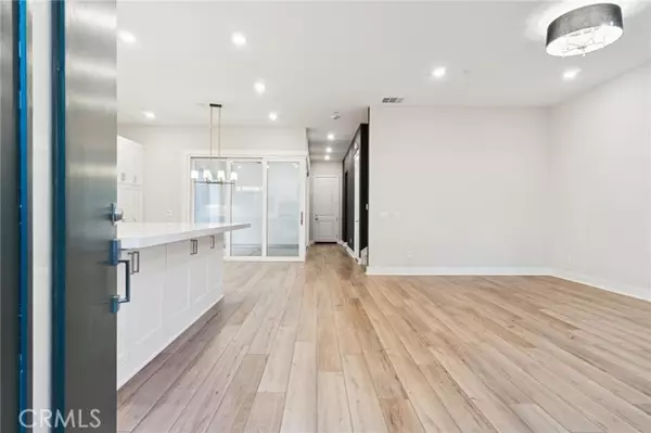 Valencia, CA 91381,27237 Bush Mallow CT