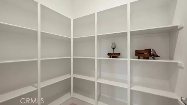 Valencia, CA 91354,24393 Calle La Roca