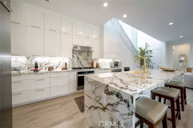 20811 W Bur Oak, Porter Ranch, CA 91326