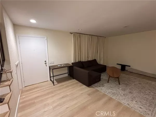 Corona, CA 92882,1127 Via Santiago