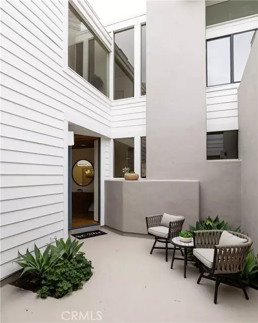 Laguna Beach, CA 92651,741 Marlin