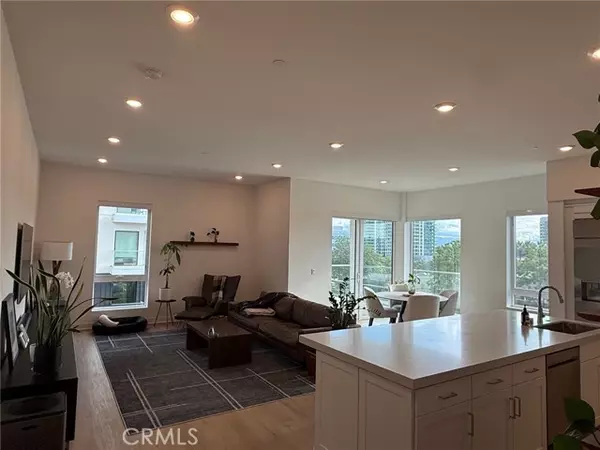 Irvine, CA 92612,3414 Rivington